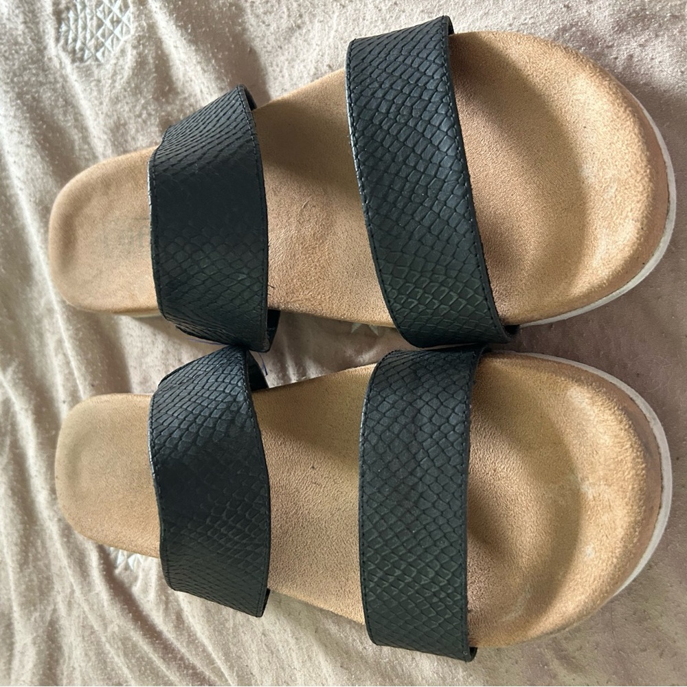 Cliffs women’s sandal / flip flop